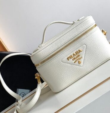 Prada bags 2.5