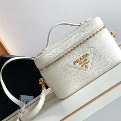 Prada bags 2.5