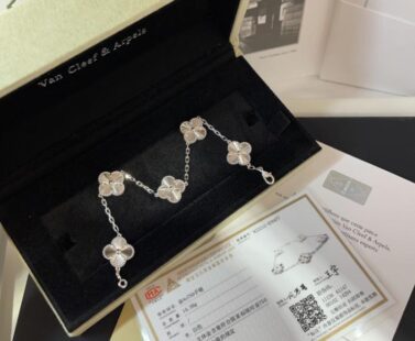 Van Cleef jewellery 3