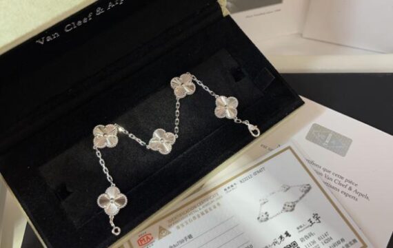 Van Cleef jewellery 3